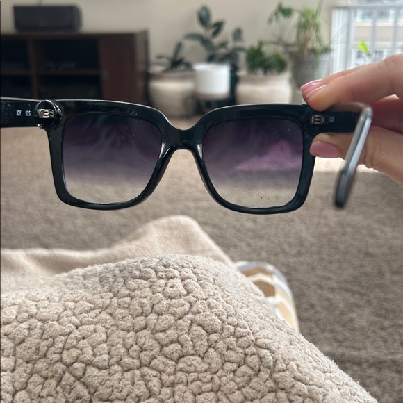 Quay Icy 125 black gradient sunglasses - Picture 3 of 6